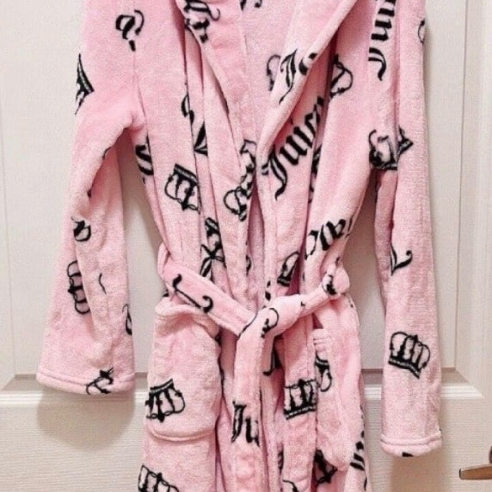 Juicy Couture Light Pink Plush Robe with Black Accents